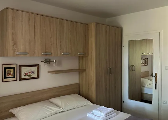 Stefanija דירה *